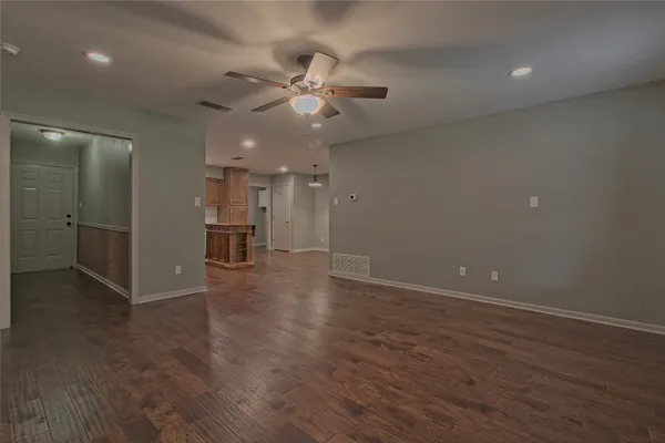 $1,850 | 1102 Fowzer Street, Taylor, TX 76574