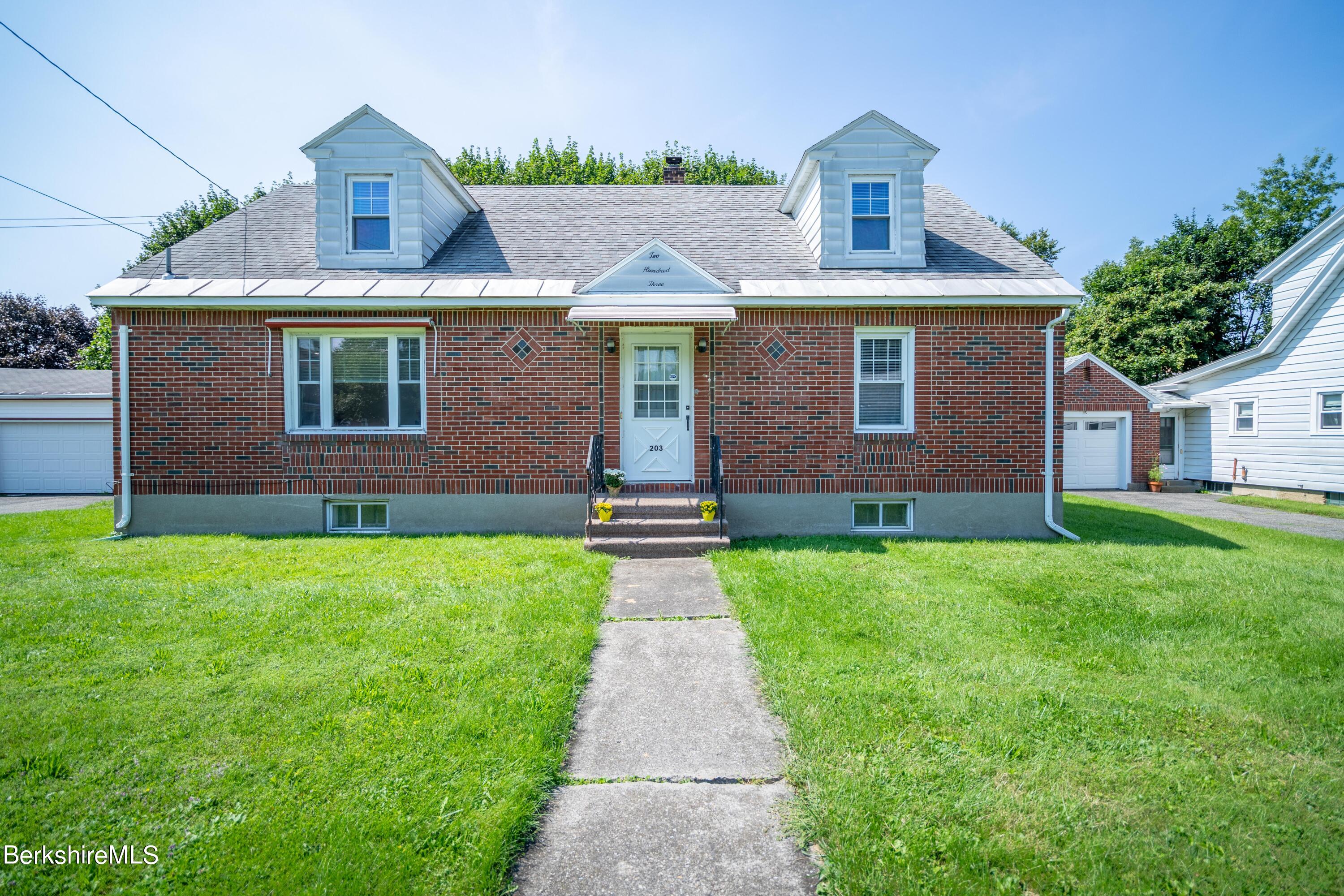 203 Benedict Road Pittsfield, MA 01201 - Photo 2 of 34 203 Benedict Rd