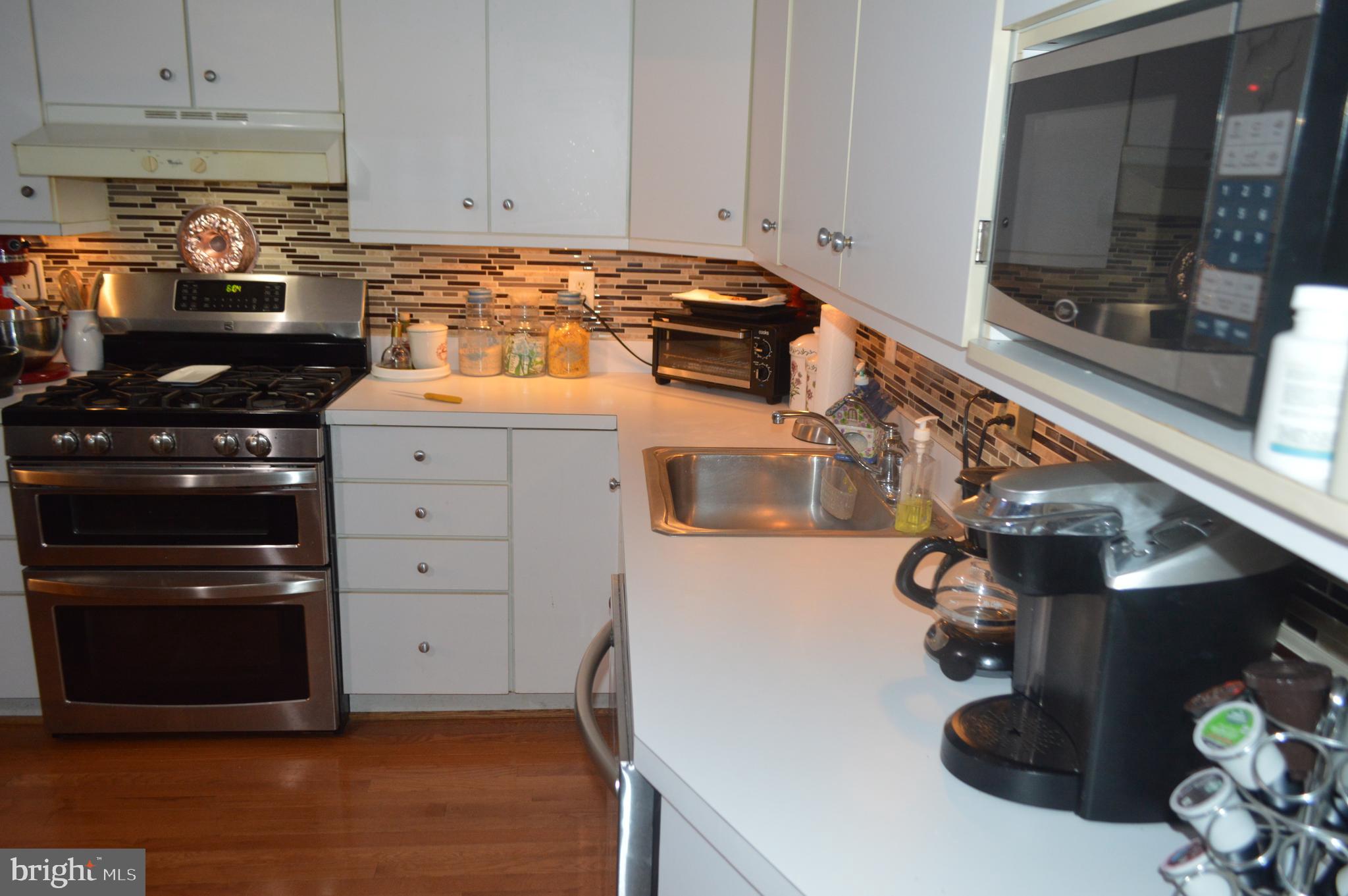 5009 Hagan Road Temple Hills, MD 20748 - Photo 16 of 33 Large Modern Kitchen