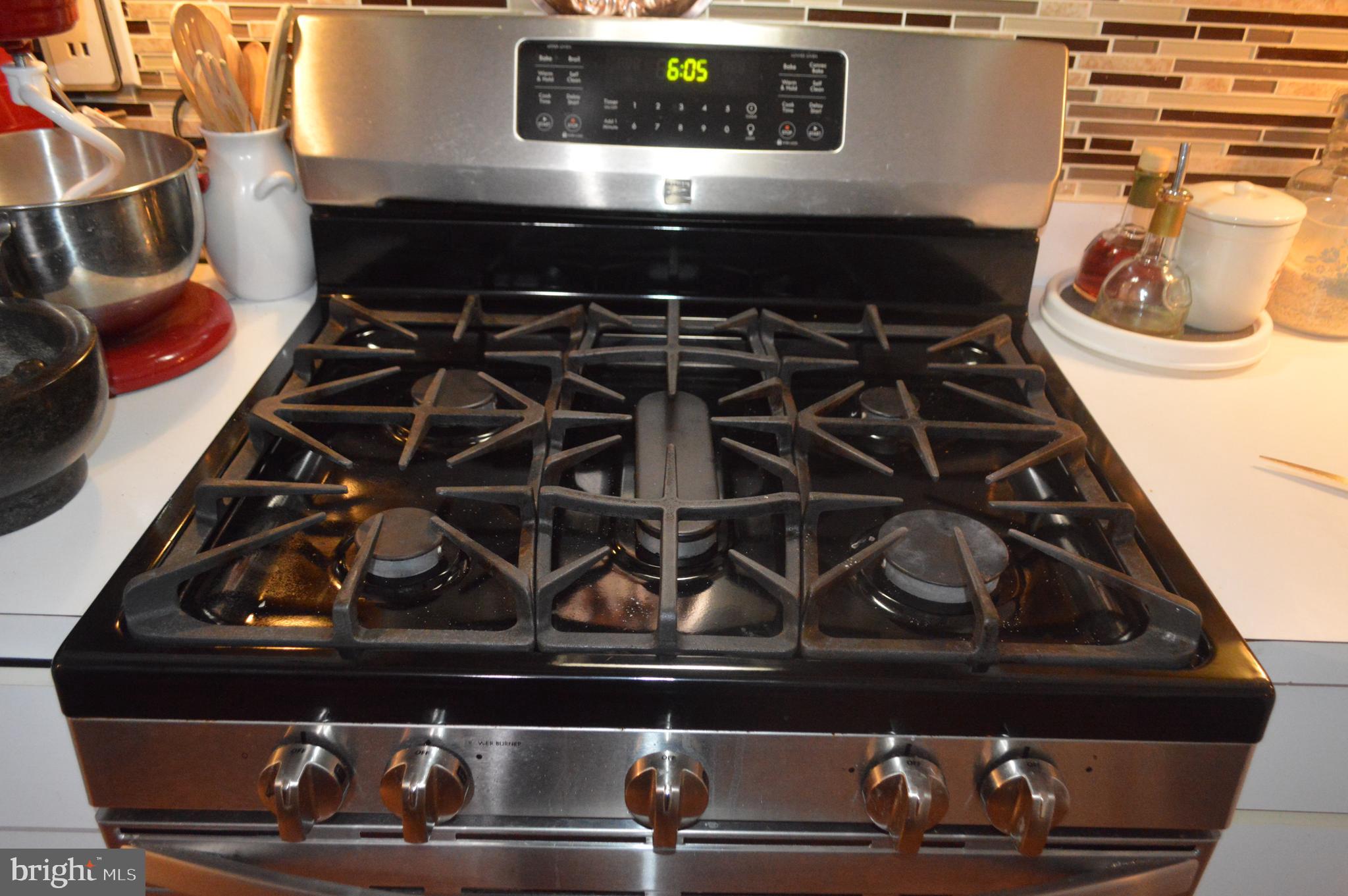 5009 Hagan Road Temple Hills, MD 20748 - Photo 18 of 33 Five Burners On Stainless Steel Oven