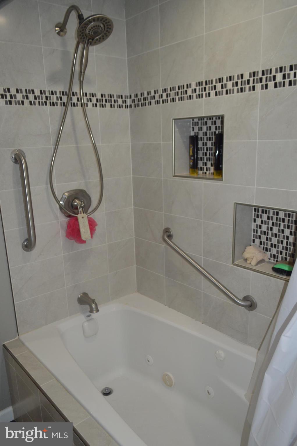 5009 Hagan Road Temple Hills, MD 20748 - Photo 27 of 33 Lower Level Full Bath with Large Tub w/ Jets