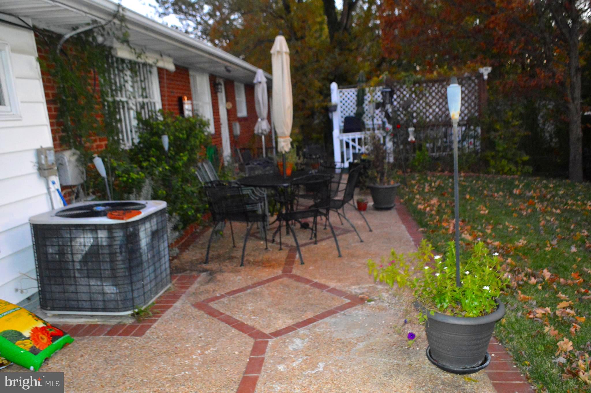 Rear Custom Pavers/Patio