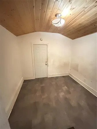 $2,095 | 4830 16th Avenue North, St. Petersburg, FL 33710