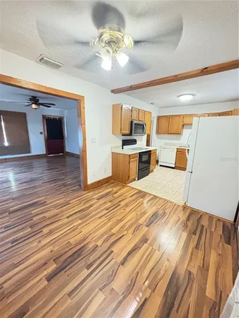 $2,095 | 4830 16th Avenue North, St. Petersburg, FL 33710