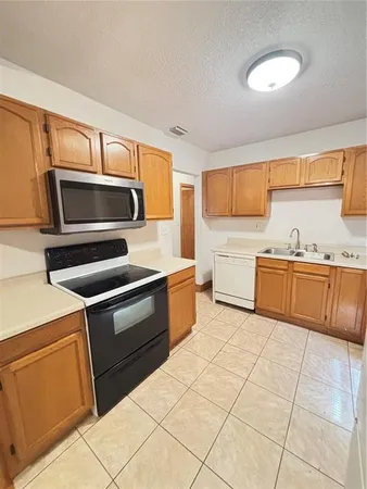 $2,095 | 4830 16th Avenue North, St. Petersburg, FL 33710