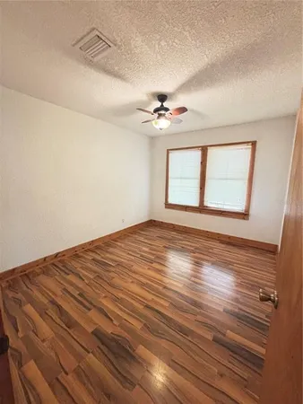 $2,095 | 4830 16th Avenue North, St. Petersburg, FL 33710