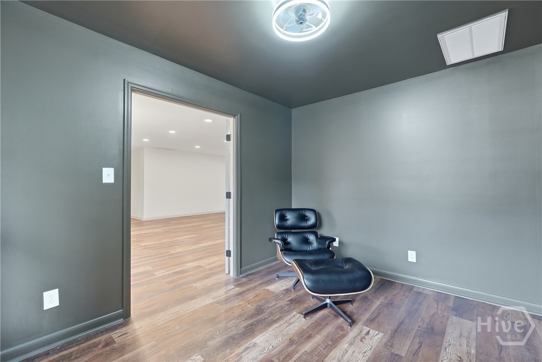 105 Carlton Road Savannah, GA 31410 - Photo 17 of 48 Office