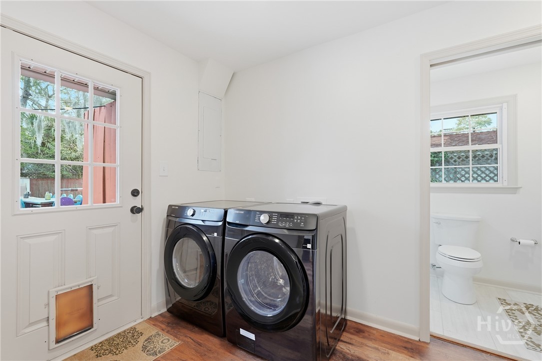 105 Carlton Road Savannah, GA 31410 - Photo 27 of 48 Washer & Dryer Included
Access to Bath 3