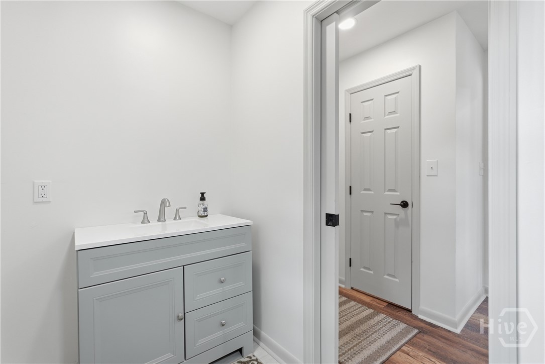 105 Carlton Road Savannah, GA 31410 - Photo 28 of 48 Bath 3 Near Pool