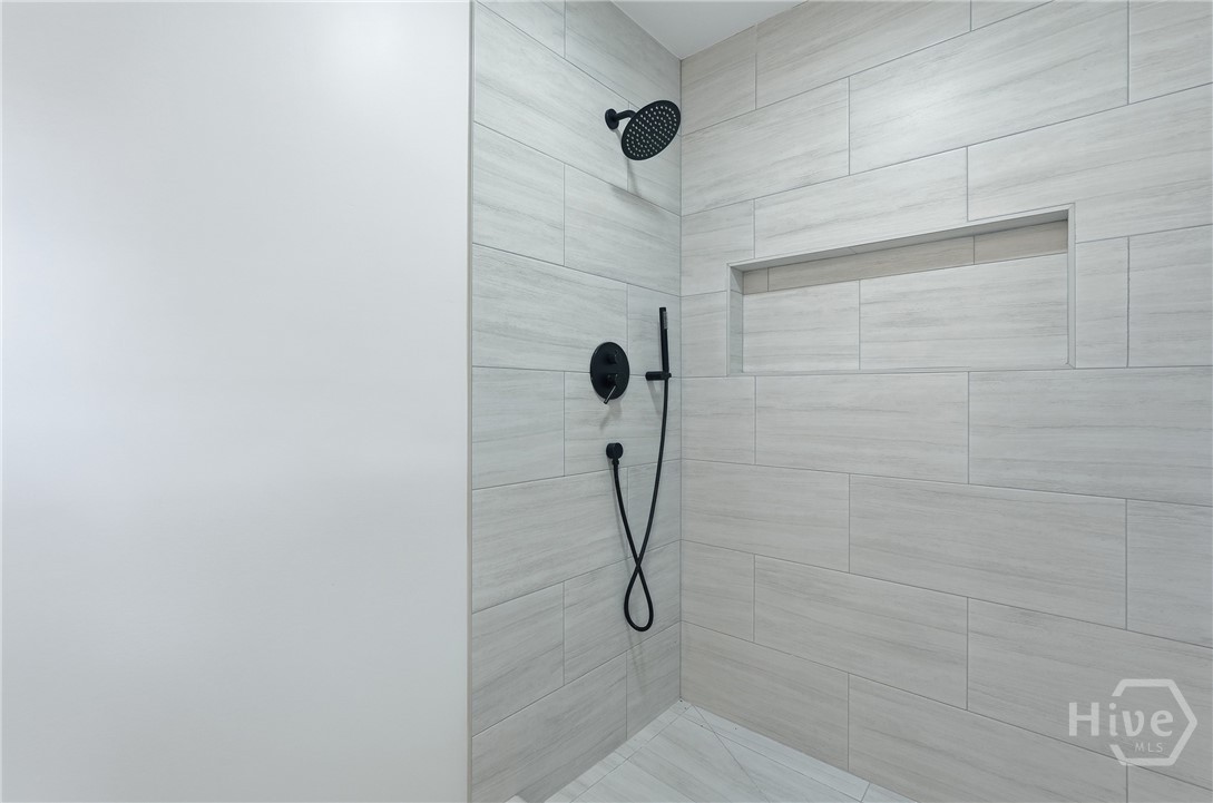 105 Carlton Road Savannah, GA 31410 - Photo 29 of 48 Bath 3 Shower