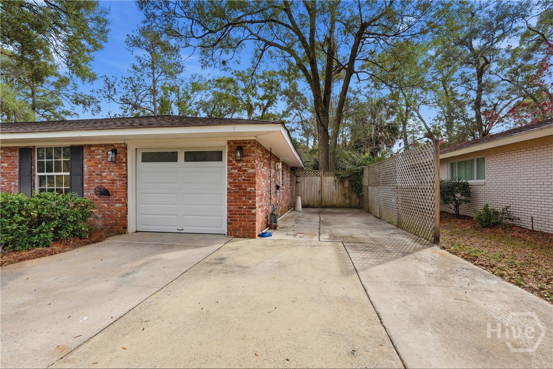 105 Carlton Road Savannah, GA 31410 - Photo 40 of 48 Parking for 4 cars