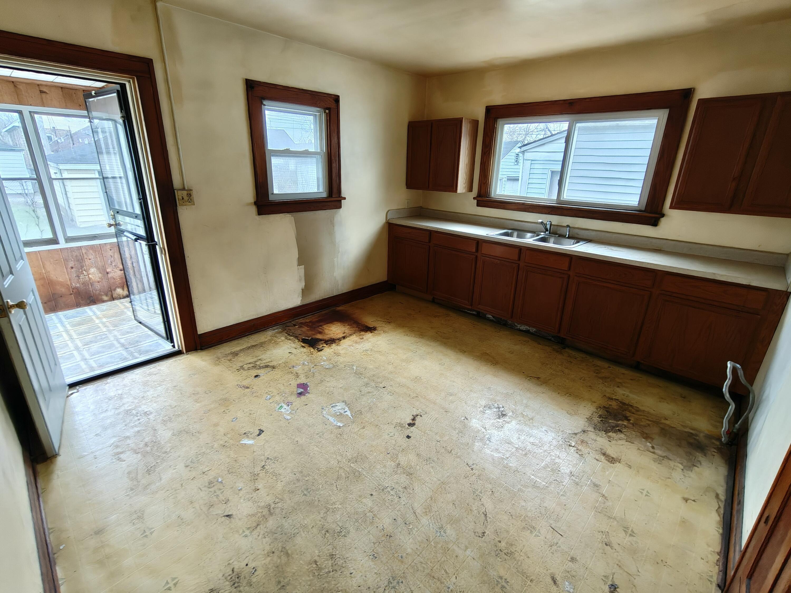 1567 Rutledge Street Gary, IN 46404 - Photo 11 of 27 3000x2250