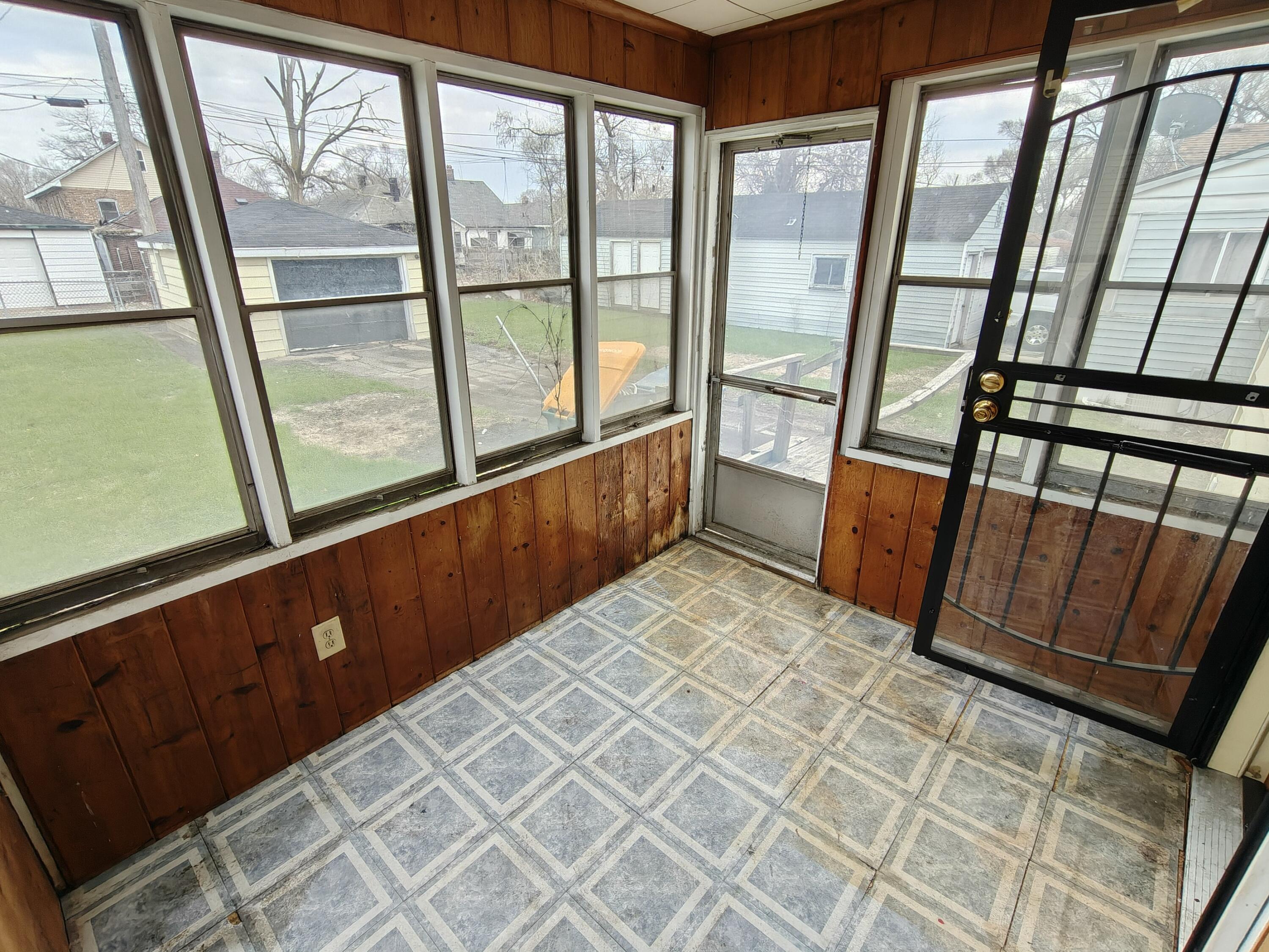 1567 Rutledge Street Gary, IN 46404 - Photo 14 of 27 3000x2250