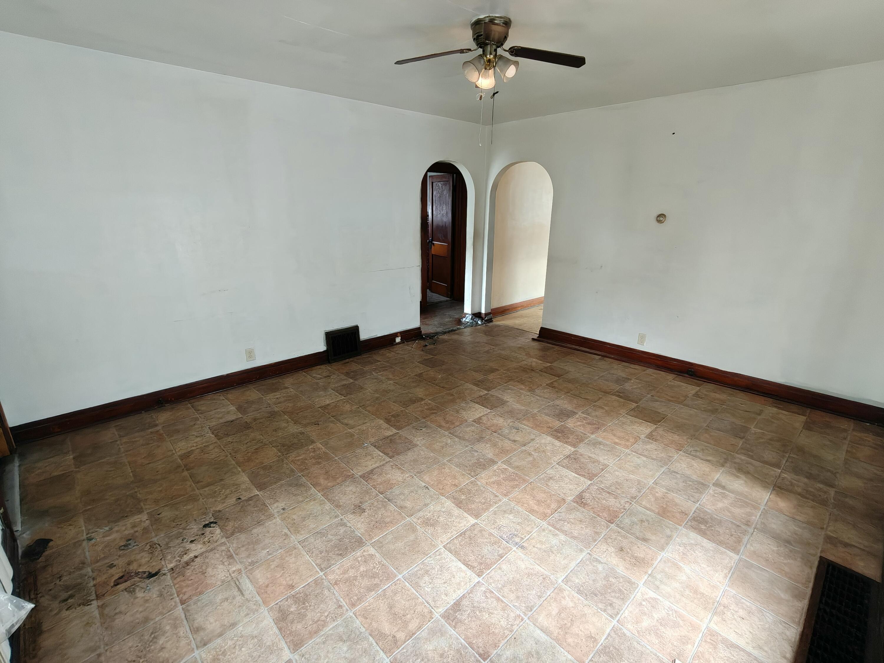 1567 Rutledge Street Gary, IN 46404 - Photo 5 of 27 3000x2250