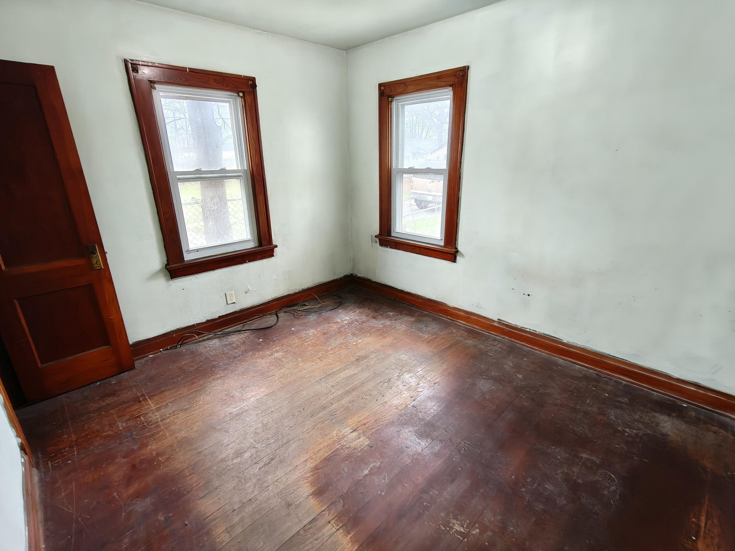 1567 Rutledge Street Gary, IN 46404 - Photo 9 of 27 3000x2250