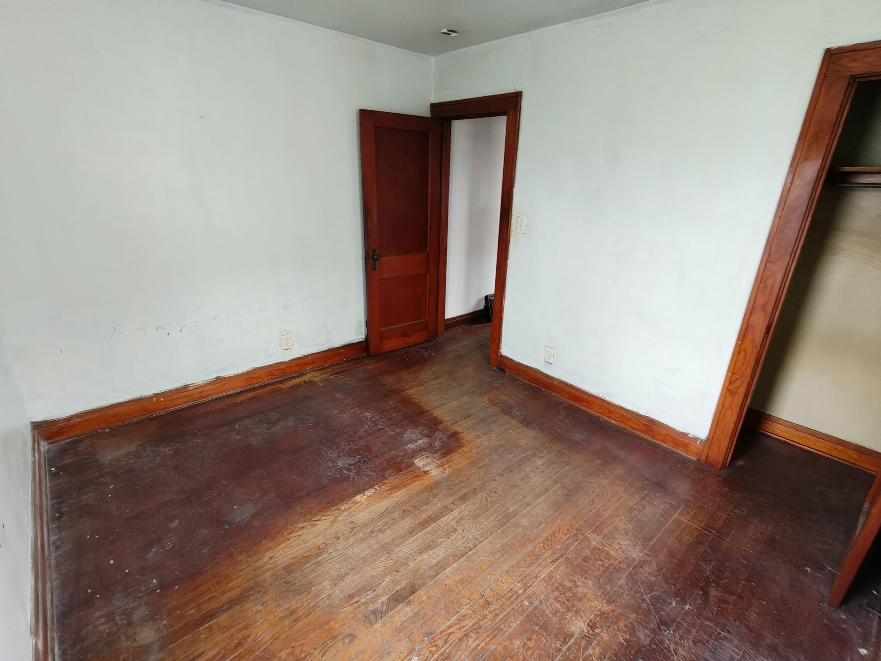 1567 Rutledge Street Gary, IN 46404 - Photo 10 of 27 3000x2250
