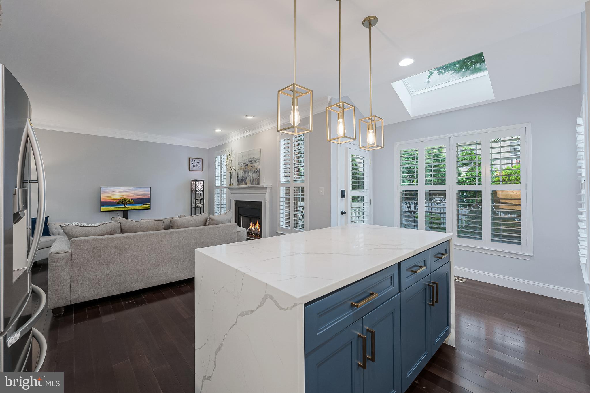19599 Aspendale Square Ashburn, VA 20147 - Photo 18 of 56 a very nice looking dining room with a large window