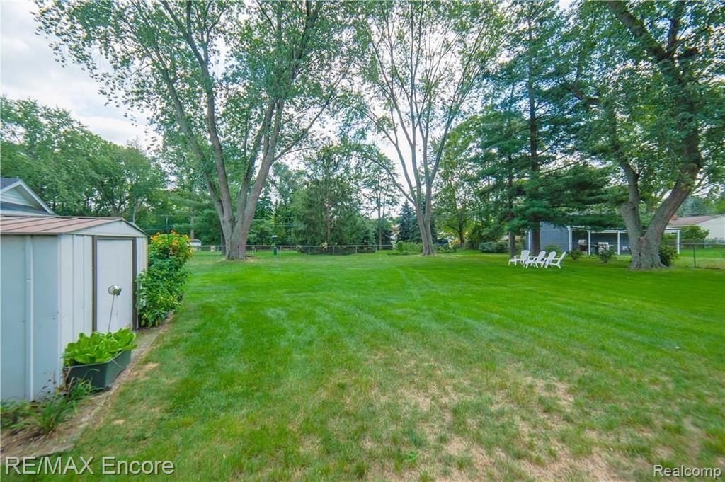 1082 Avon Manor Road Rochester Hills, MI 48307 - Photo 33 of 40