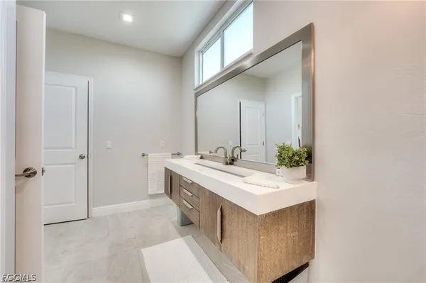 $825,000 | 785 Rabbit Road, Sanibel, FL 33957