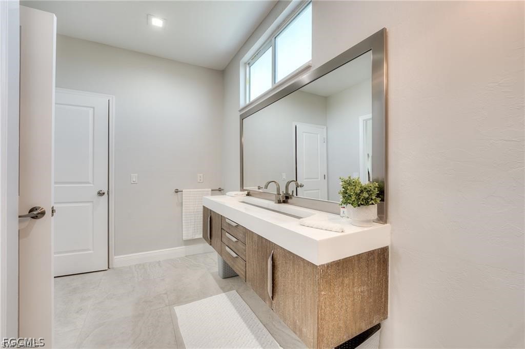 785 Rabbit Road Sanibel, FL 33957 - Photo 13 of 31