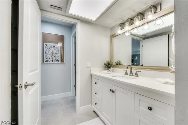 $825,000 | 785 Rabbit Road, Sanibel, FL 33957