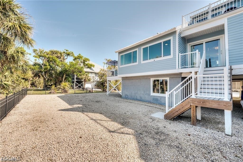 785 Rabbit Road Sanibel, FL 33957 - Photo 25 of 31