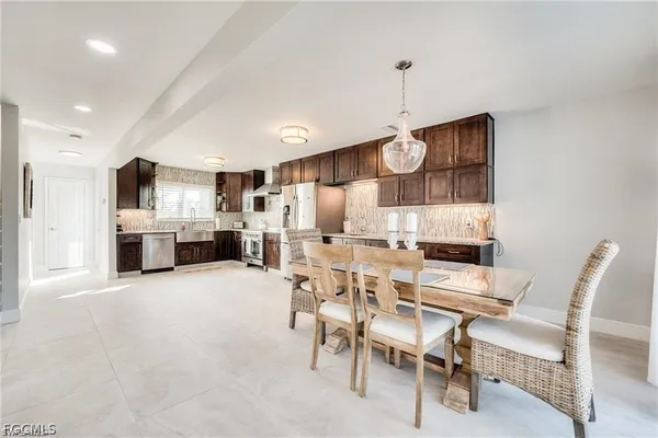 $825,000 | 785 Rabbit Road, Sanibel, FL 33957