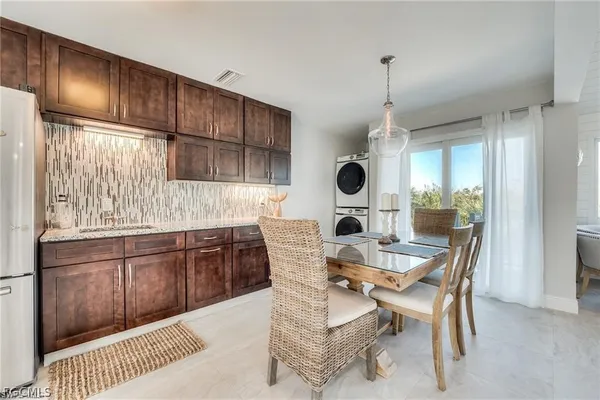 $825,000 | 785 Rabbit Road, Sanibel, FL 33957