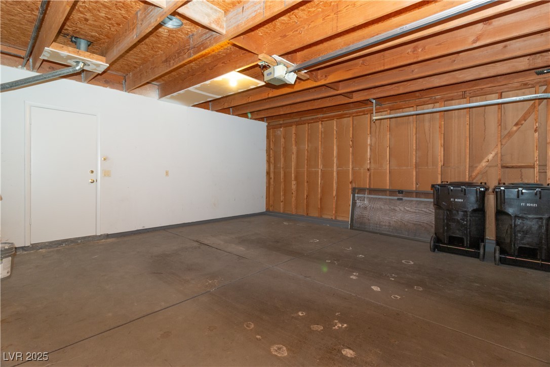 2225 Pebble Creek Lane Laughlin, NV 89029 - Photo 37 of 87 2 Car Garage with a garage door opener