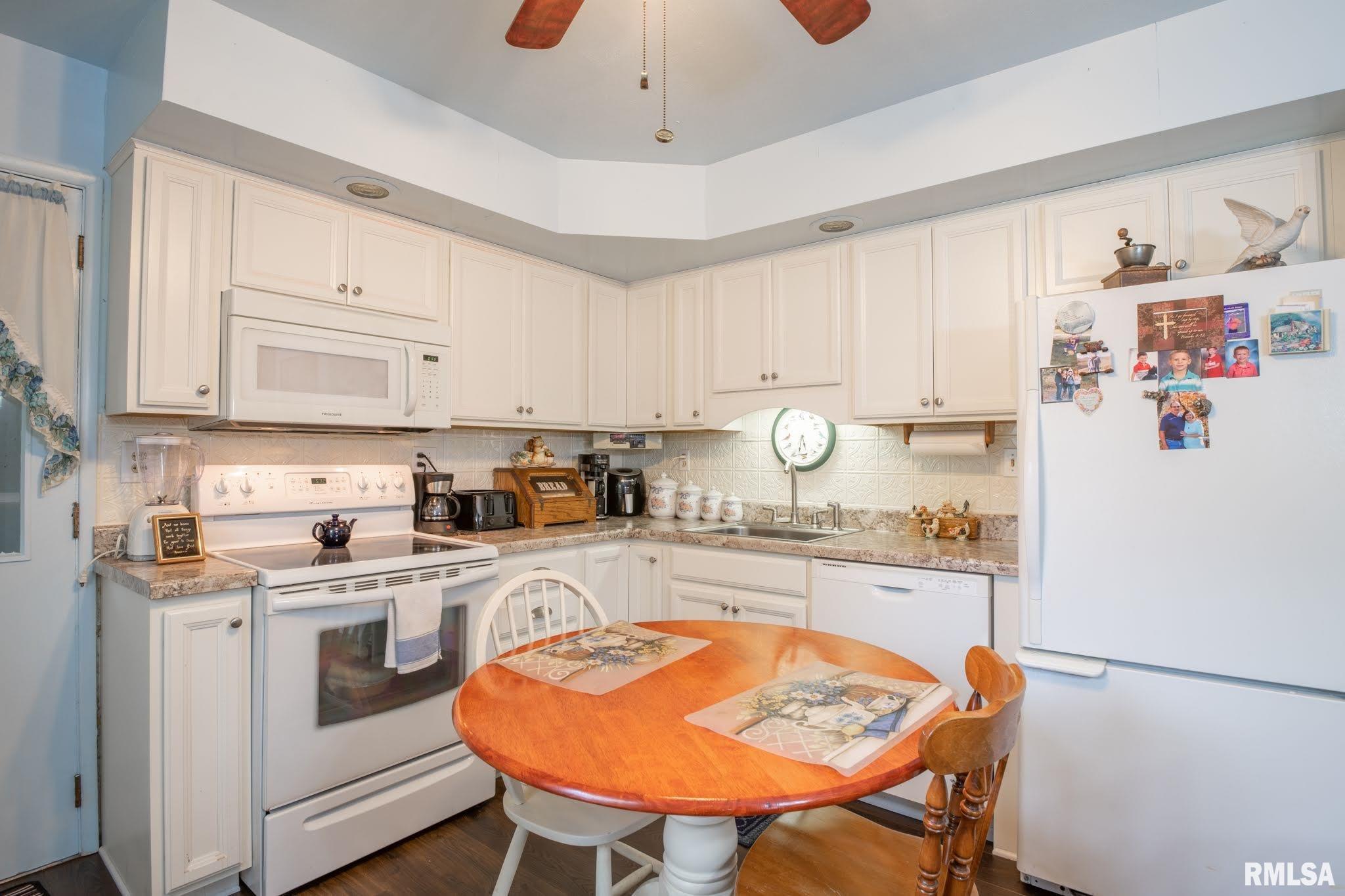 200 Sangamon Road Marquette Heights, IL 61554 - Photo 19 of 37 Gallery Image 19