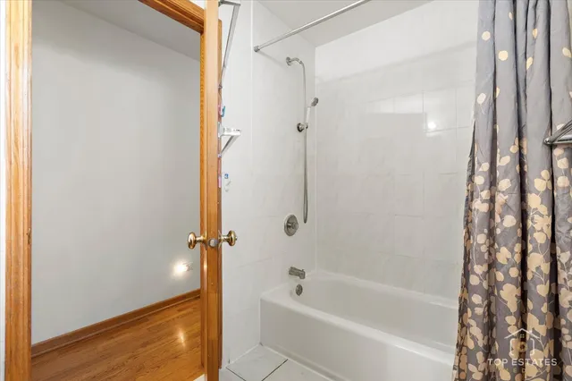 a bathroom with a bathtub