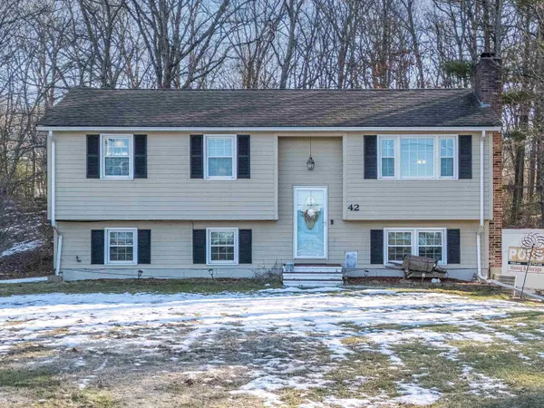 $550,000 | 42 Kendall Pond Road, Derry, NH 03038