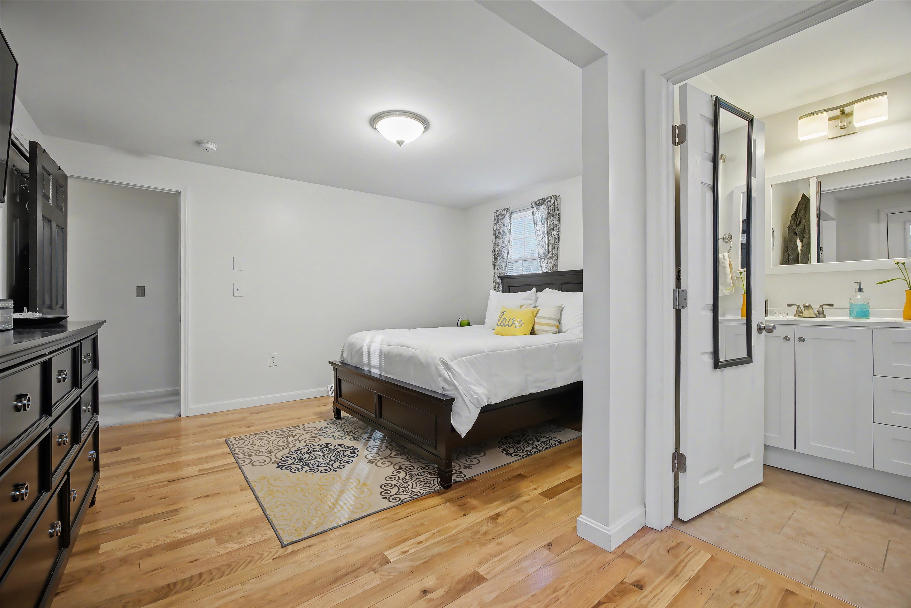 42 Kendall Pond Road Derry, NH 03038 - Photo 15 of 40