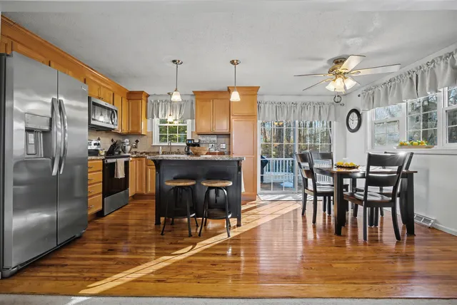 $540,000 | 42 Kendall Pond Road, Derry, NH 03038