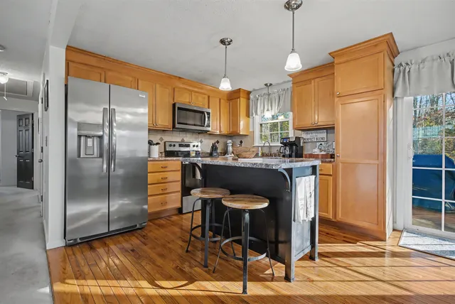 $540,000 | 42 Kendall Pond Road, Derry, NH 03038