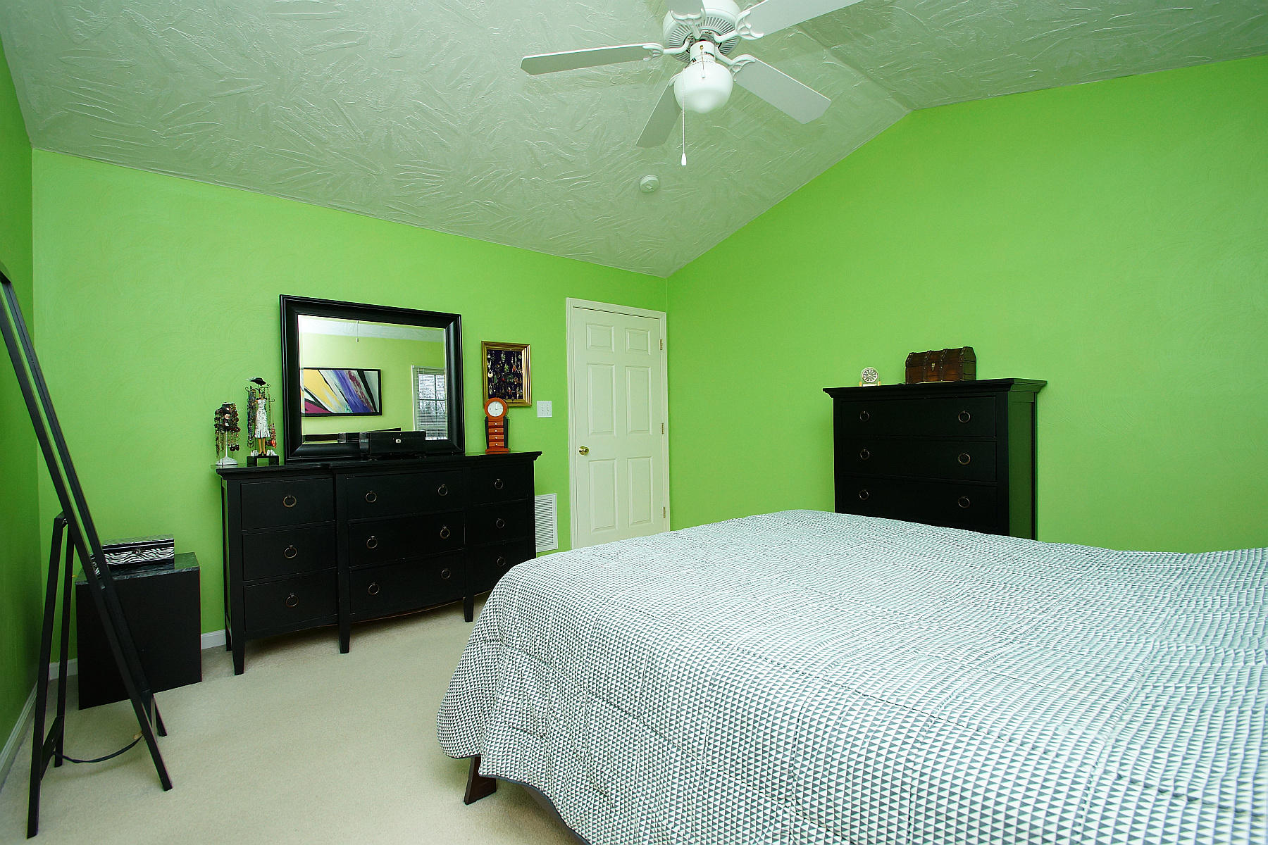 3823 Sioux Ridge Road Northwest Roanoke, VA 24017 - Photo 17 of 46 DSC03815
