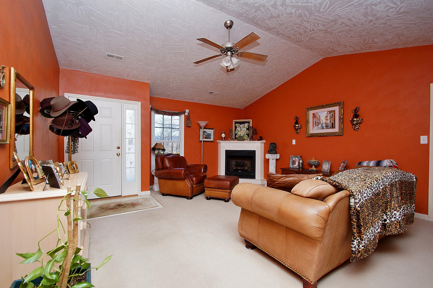 3823 Sioux Ridge Road Northwest Roanoke, VA 24017 - Photo 3 of 46 DSC03785