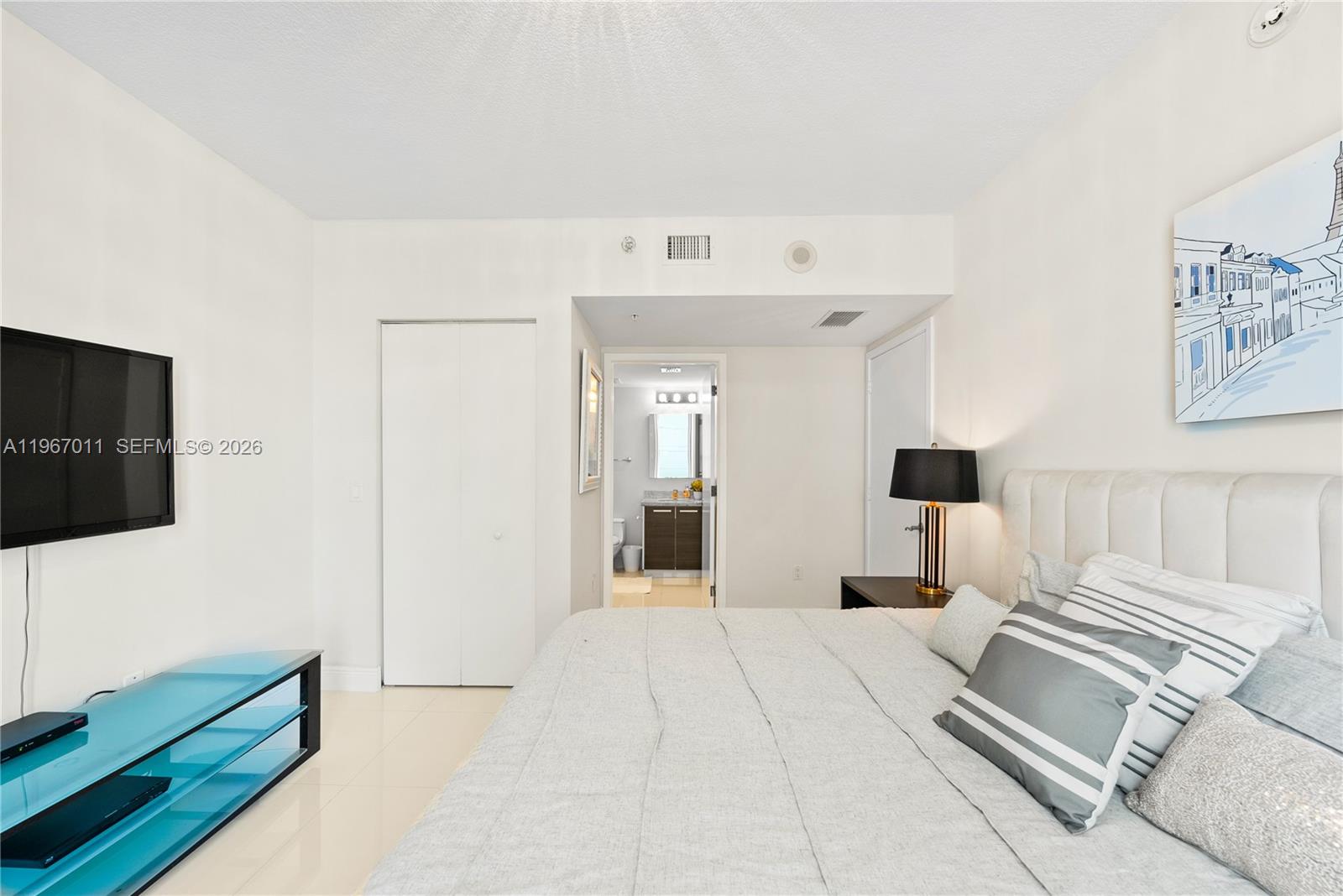 185 Southwest 7th Street, Unit 2611 Miami, FL 33130 - Photo 25 of 33