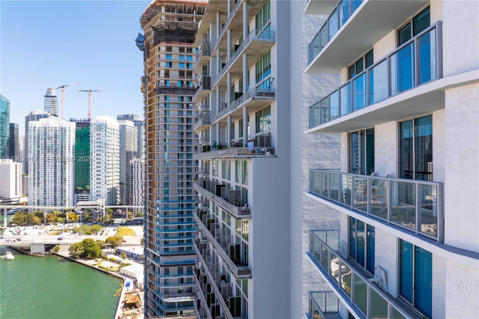 185 Southwest 7th Street, Unit 2611 Miami, FL 33130 - Photo 28 of 33