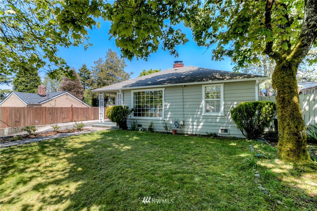 11934 Renton Avenue South Seattle, WA 98178 - Photo 2 of 20 Gallery Image 2