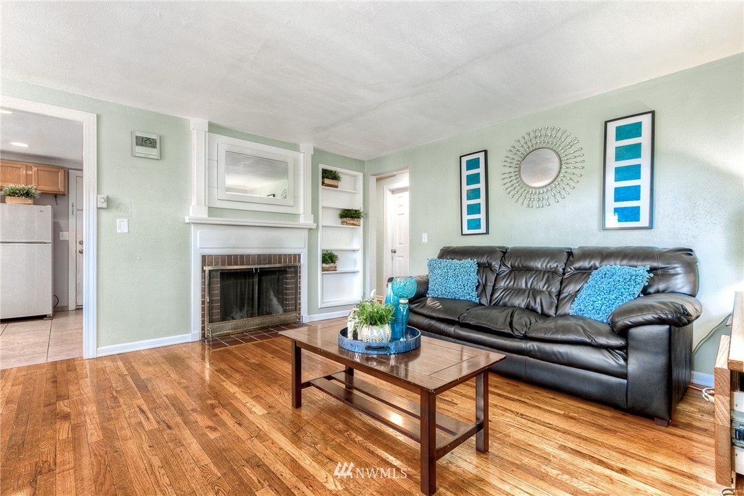 11934 Renton Avenue South Seattle, WA 98178 - Photo 11 of 20 Gallery Image 11