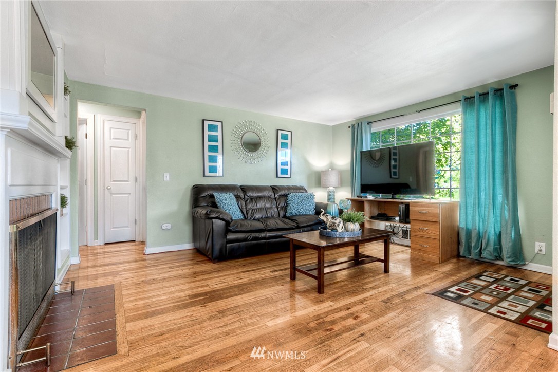 11934 Renton Avenue South Seattle, WA 98178 - Photo 12 of 20 Gallery Image 12