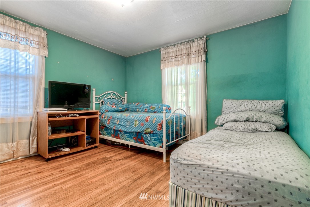 11934 Renton Avenue South Seattle, WA 98178 - Photo 16 of 20 Gallery Image 16