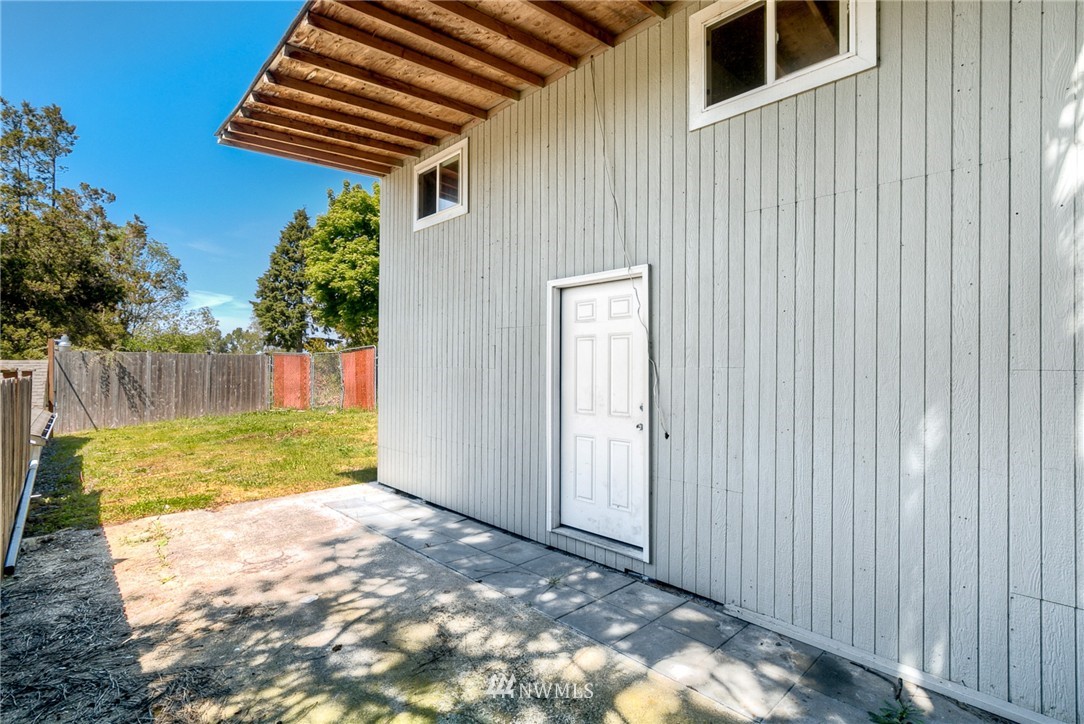 11934 Renton Avenue South Seattle, WA 98178 - Photo 18 of 20 Gallery Image 18