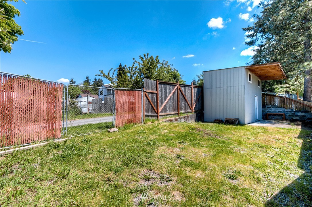11934 Renton Avenue South Seattle, WA 98178 - Photo 19 of 20 Gallery Image 19