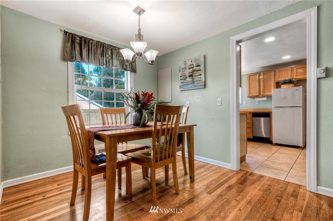 11934 Renton Avenue South Seattle, WA 98178 - Photo 8 of 20 Gallery Image 8
