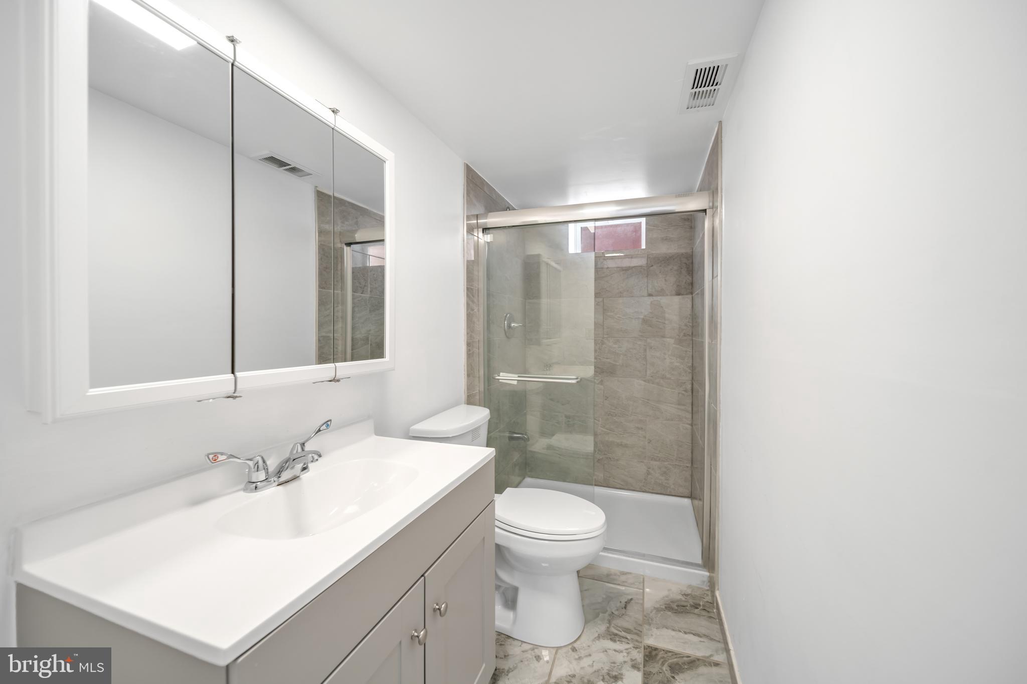 647 Emerson Street Northeast Washington, DC 20017 - Photo 17 of 27