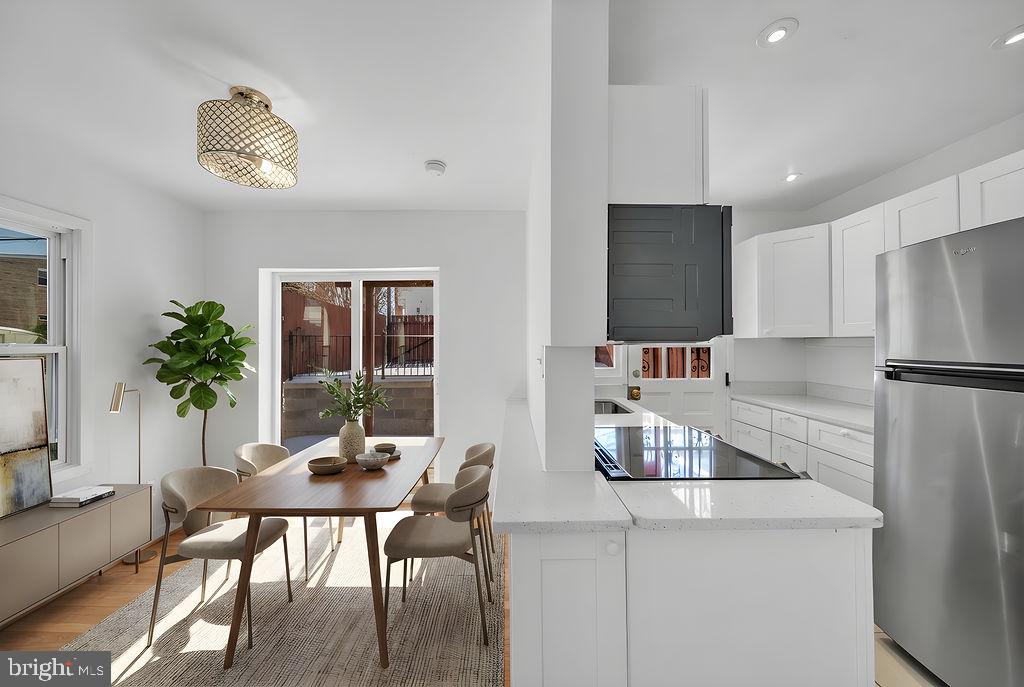 647 Emerson Street Northeast Washington, DC 20017 - Photo 4 of 27