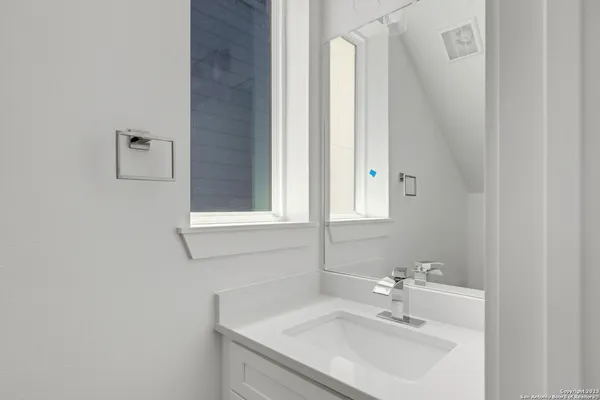 $1,750 | 931 Piedmont Avenue, San Antonio, TX 78210
