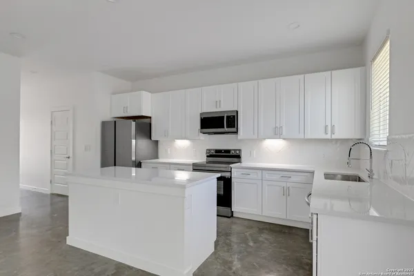 $1,750 | 931 Piedmont Avenue, San Antonio, TX 78210